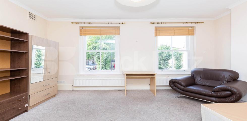 			NEWLY REFURDISHED 2/3 BED N CAMDEN!, 3 Bedroom, 1 bath, 1 reception Flat			 Royal College Street, CAMDEN